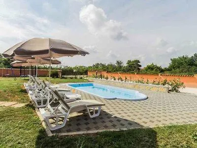 Romantic Sejdic Pula