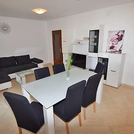 Romantic Sejdic Пула