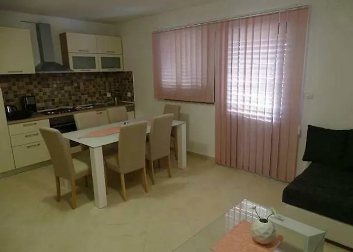 Πανσιόν Romantic Sejdic 3*